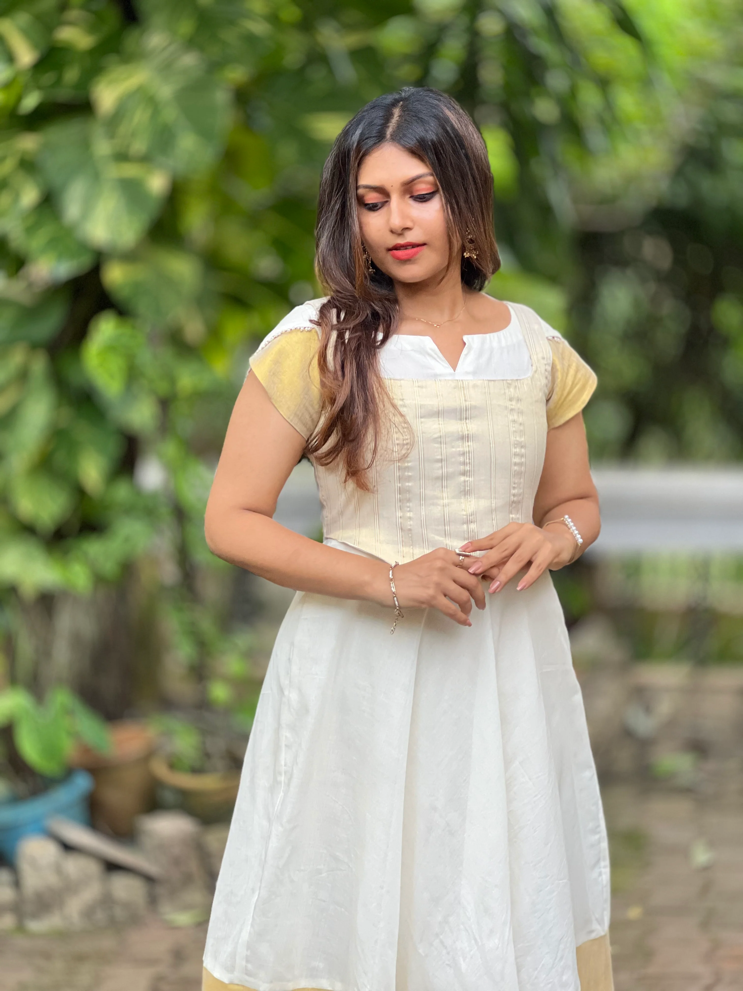 Uthara with Corset - Image 3